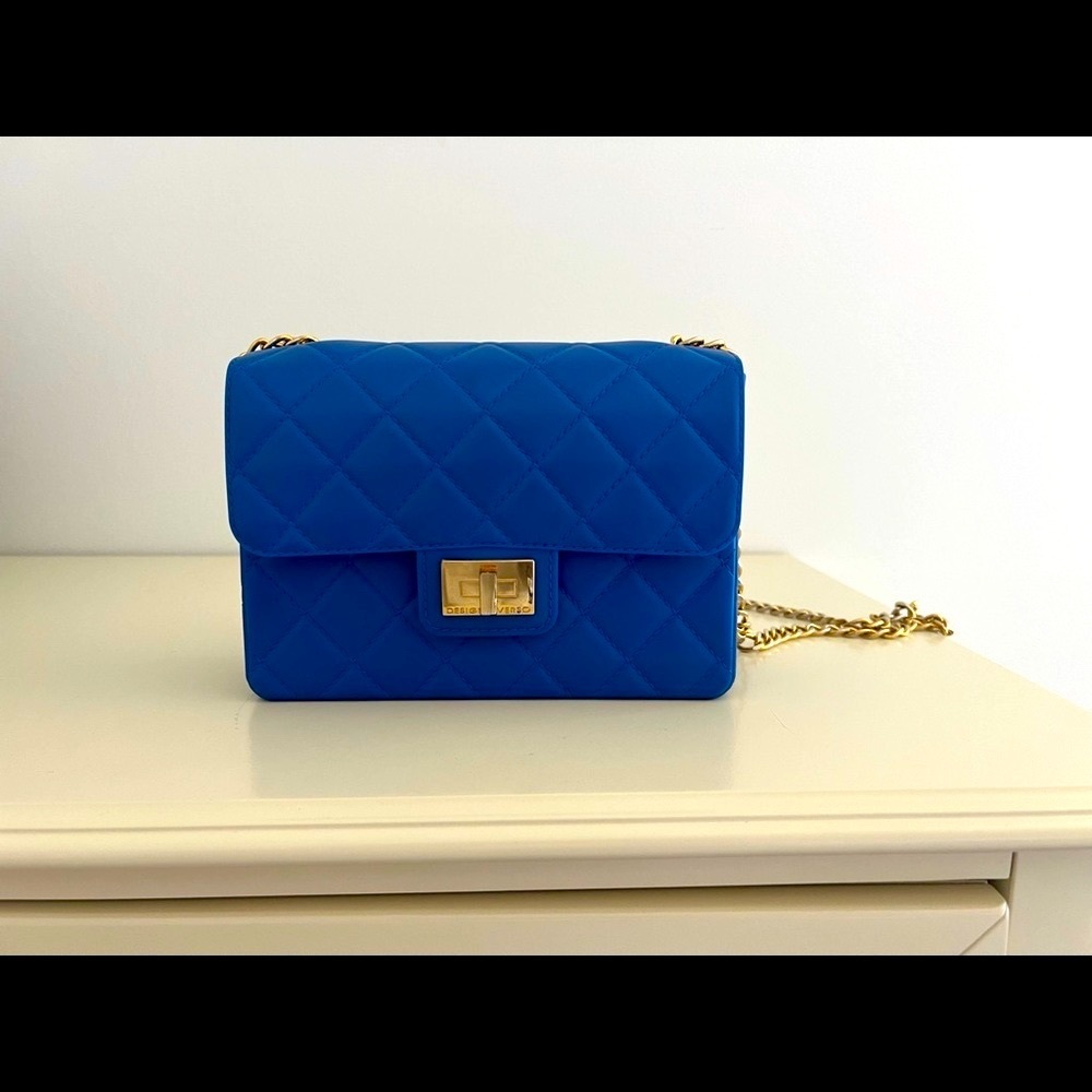 Elegant Blue Quilted Purse with Gold Chain Strap